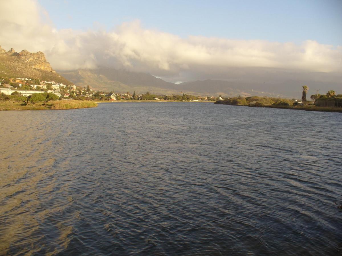 Royal@Sea2 Hotel Muizenberg Bagian luar foto