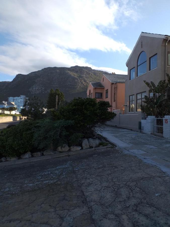 Royal@Sea2 Hotel Muizenberg Bagian luar foto