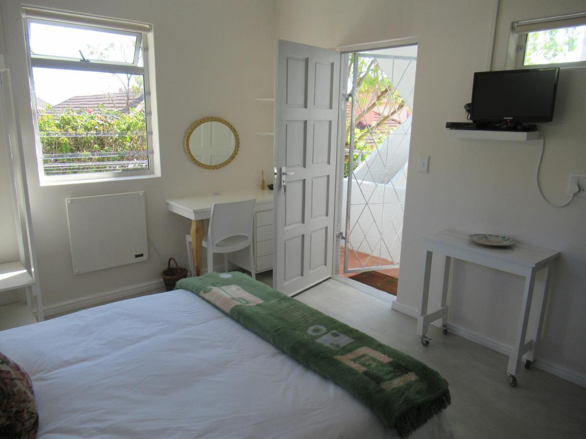 Royal@Sea2 Hotel Muizenberg Bagian luar foto